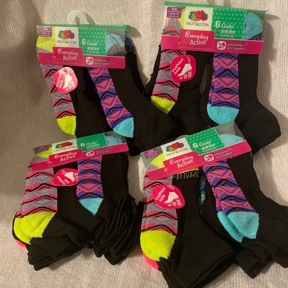Fruit of the Loom Other - Lot of 24 pairs FRUIT OF THE LOOM Girls ankles socks M shoe size 10 1/2 - 4